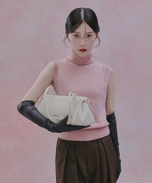 美品✨チャールズ＆キース/ボウイロンゲイティッドトラペーズショルダーバッグ CHARLES ＆ KEITH（チャールズ&キース） ショルダーバッグ バッグ