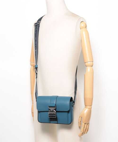 美品MICHAEL KORS MENS HUDSON ペブルレザー クロスボディ