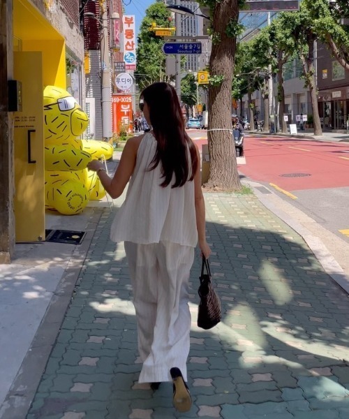Aelina セットアップ ストライプホルターネックトップス＆ワイドパンツ