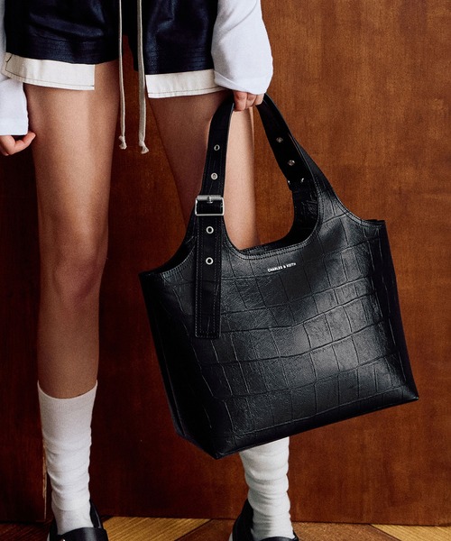 CHARLES & KEITH◆Liv クロコ柄 トートバッグ ポーチ付き CHARLES & KEITH◇Liv クロコ柄 トートバッグ ポーチ付き