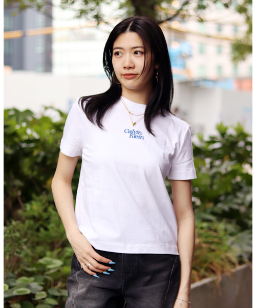 tシャツ   /カルバン クラインSS FLOCKED LOGO CREWNK TEE レディース
