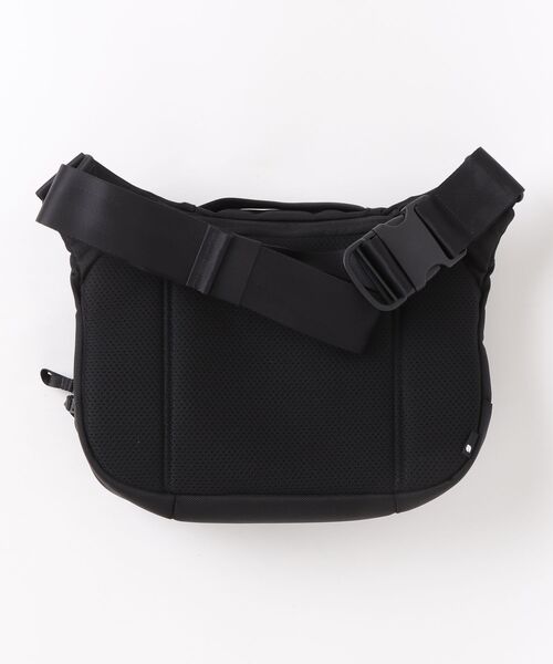 incase（インケース） ショルダーバッグ Tracks Sling メンズ