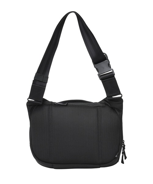 incase（インケース） ショルダーバッグ Tracks Sling メンズ