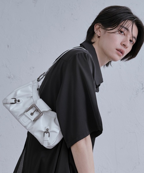 Ellno Loset（エルノロゼット） ショルダーバッグ バックルハーフ