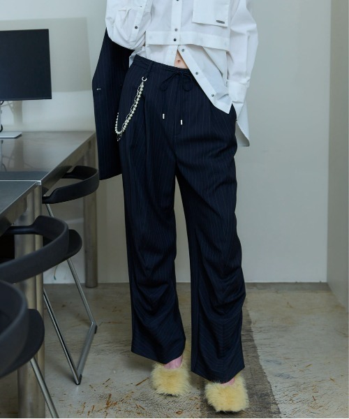 MAISON SPECIAL スラックス パンツ With Chain Belt Draped Hem