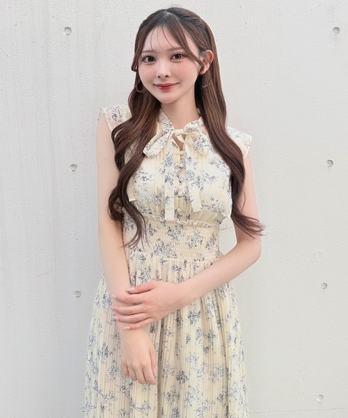 ワンピース リボンタイフラワーワンピースの画像