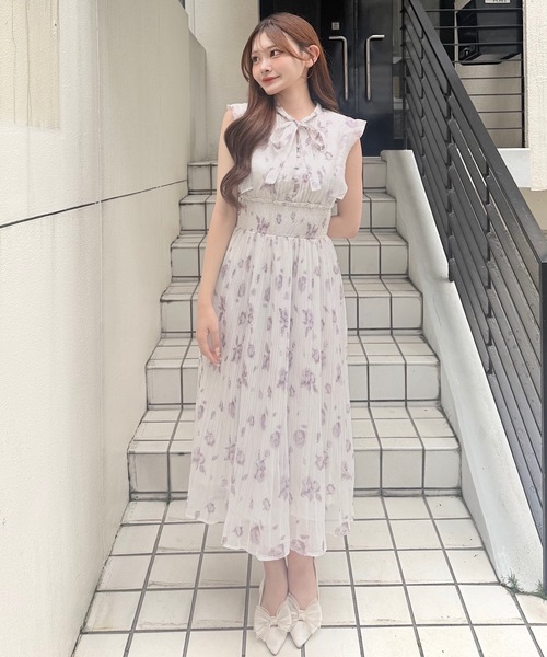 ワンピース リボンタイフラワーワンピースの画像