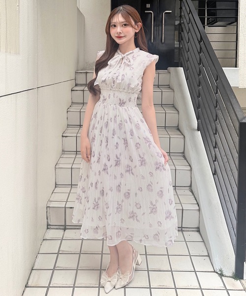 ワンピース リボンタイフラワーワンピースの画像