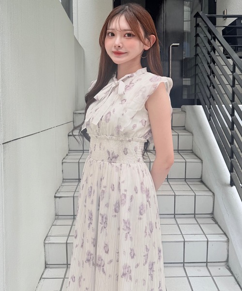 ワンピース リボンタイフラワーワンピースの画像
