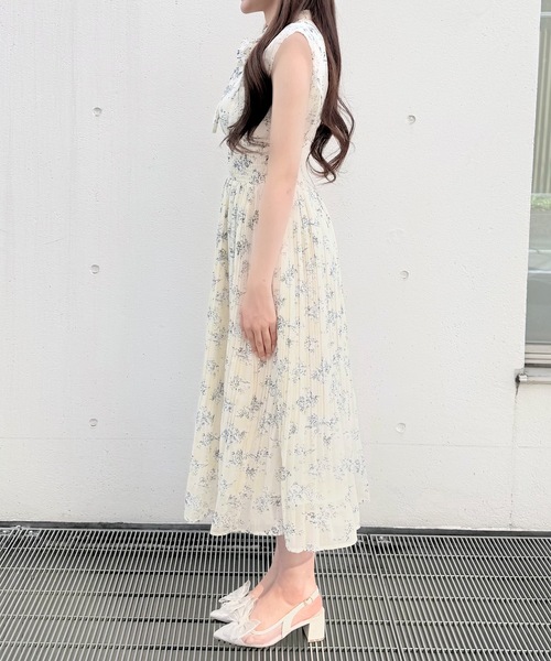 ワンピース リボンタイフラワーワンピースの画像