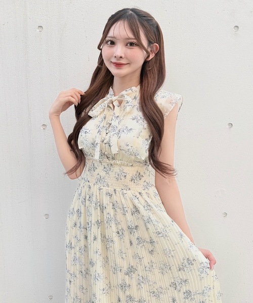 ワンピース リボンタイフラワーワンピースの画像