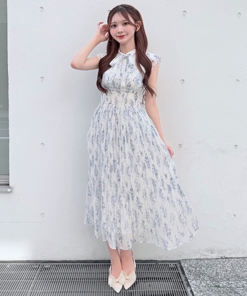 ワンピース リボンタイフラワーワンピースの画像