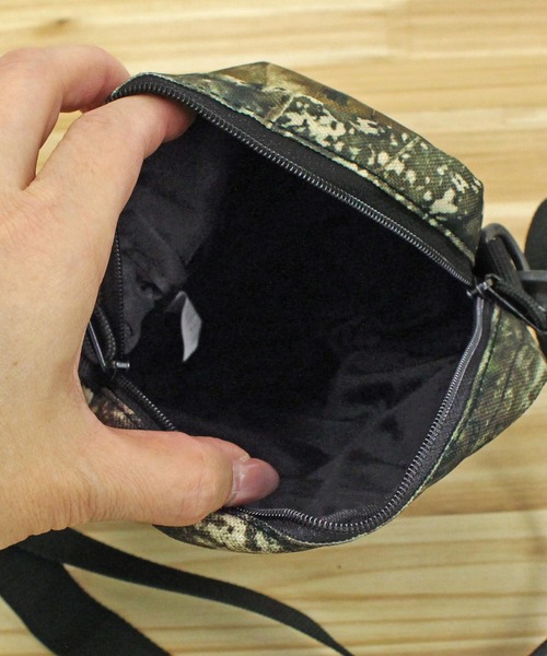 HUF（ハフ） ショルダーバッグ リアルツリー バワリー サイドバッグ