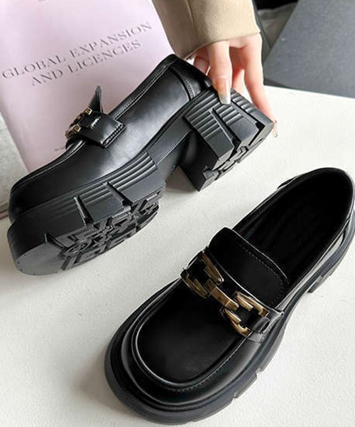 c.u.l ローファー 厚底 バックル付き チャンキーヒール ローファー