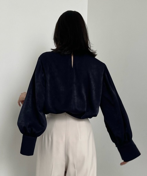 美品　anuans スリットスリーブボウタイブラウス NAVY スリットスリーブボウタイブラウス（シャツ/ブラウス）｜anuans