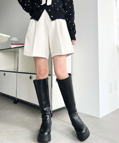 moment+ パンツ 「累計販売枚数3万枚突破！」センタープレス