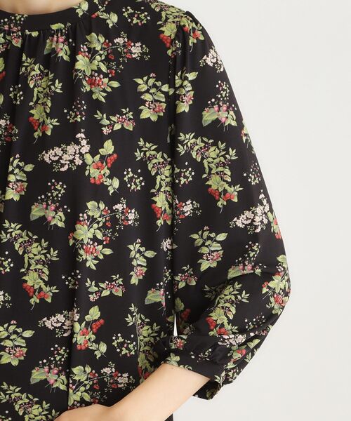 ローラ アシュレイ（LAURA ASHLEY）/【洗える／ジャージ素材／同柄アイテムあり】ベリーズ スペースド柄チュニック LAURA ASHLEY（ローラアシュレイ） チュニック 「洗える／ジャージ素材