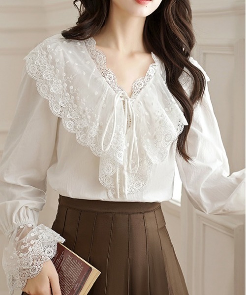 ＆soiree（アンドソワレ） ブラウス シャツ Vネックレースフリルリボン