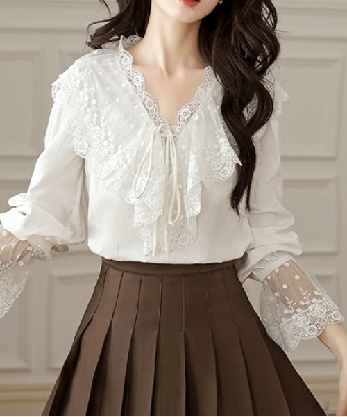 ＆soiree（アンドソワレ） ブラウス シャツ Vネックレースフリルリボン
