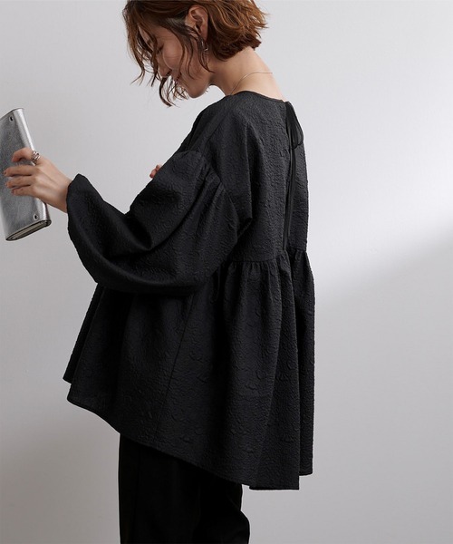 ur's tシャツ ふくれジャガードギャザーフレアトップス