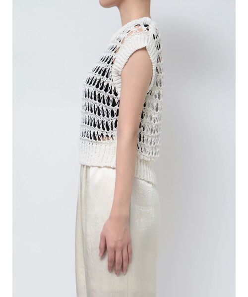 【値下します】　BUDO メッシュノースリーブタンクトップ クリーム色 AZUL BY MOUSSY タンクトップ ノースリーブ メッシュコンビニ
