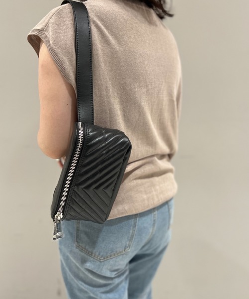 【極美品】BEVINI べヴィニ 2way ショルダーバック　　シルバー BEVINI ハンドバッグ 2way イタリア ブランド ショルダーバッグ