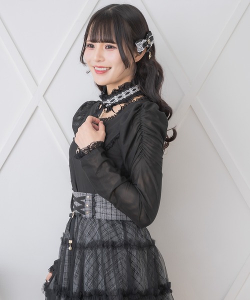 ROJITA トップス ROJITA tシャツ ビジューチェーンシアートップス レディース
