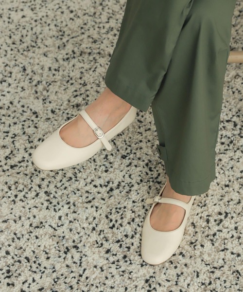 「URBAN RESEARCH DOORS」 フラットパンプス 38 アイボリー レディース