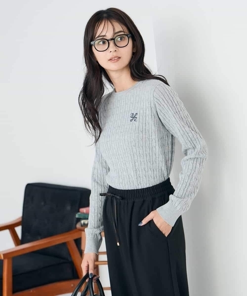 ✿さま 専用 a.v.v（アー・ヴェ・ヴェ） ニット セーター ワンポイント刺繍ケーブル