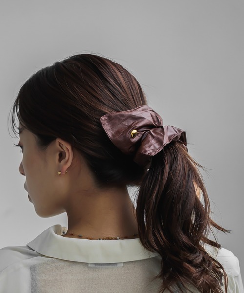 【リバティ】シュシュ.ハートチャーム付き abaskdesign（アバスクデザイン） シュシュ ハートチャーム付き