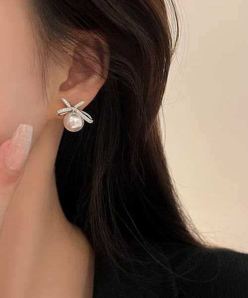 LA VORAGINE（ラ ヴォラジネ） ピアス リボン ファッションパール