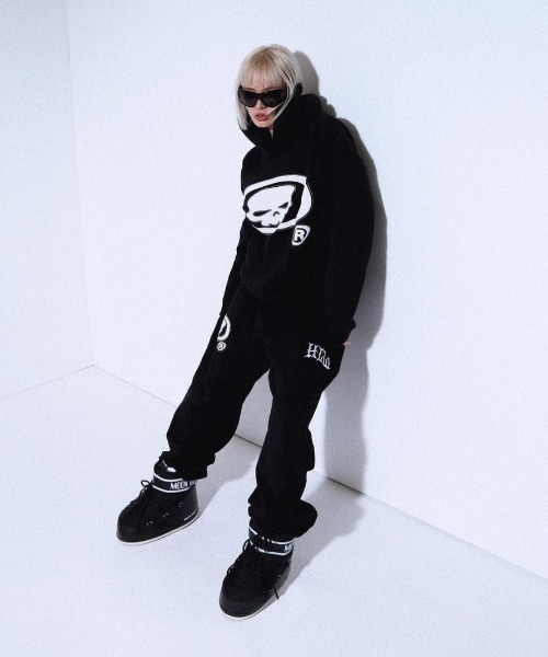 パーカー ストリートファッション HEAVEN CAN WAIT ヘヴンキャンウェイト Rhinestone Puff Print Skull Hoo ストリートファッション HEAVEN CAN WAIT ヘヴンキャンウェイト Rhinestone Puff Print Skull mind the XU Chikashitsu+，ネバーマインド エックスユー