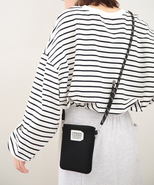 スマホショルダーバッグ 黒と白のパターン FREDRIK PACKERS（フレドリックパッカーズ） ショルダーバッグ バッグ