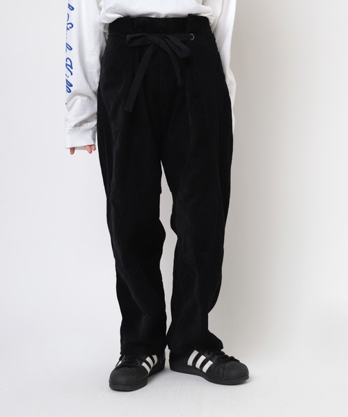RNA（アールエヌエー） パンツ R4283 スパイラルシームタックパンツ