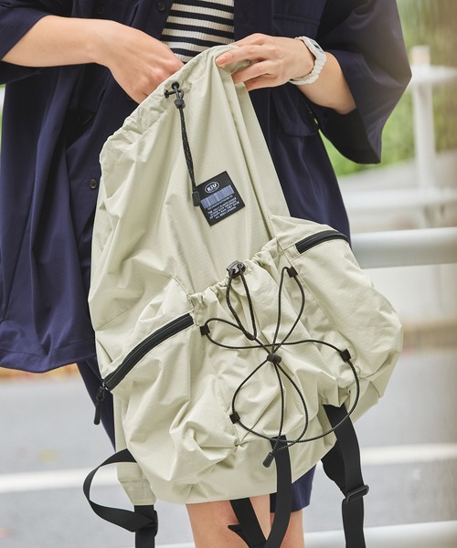KiU（キウ） デイバック リュック 別注 撥水 パッカブル ドロスト
