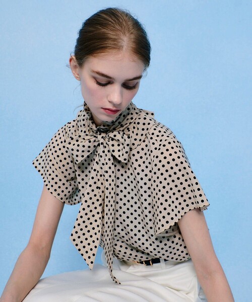 ブラウス シャツ 「LOULOU WILLOUGHBY」デシンドットフレアスリーブブラウス レディースの画像