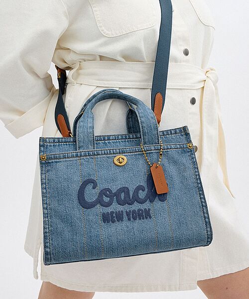 COACH レディーストートバッグ（色：ブルー系）｜バッグ
