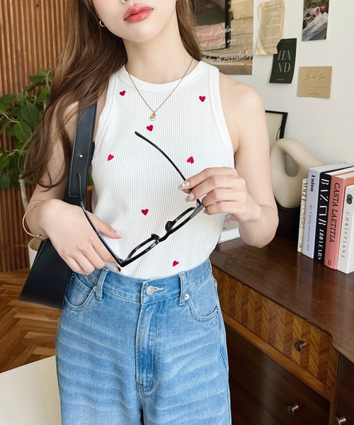 美品 ANNA MOLINARI タンクトップ 刺繍 ノースリーブ 美品 ANNA MOLINARI タンクトップ 刺繍 ノースリーブ ANNA