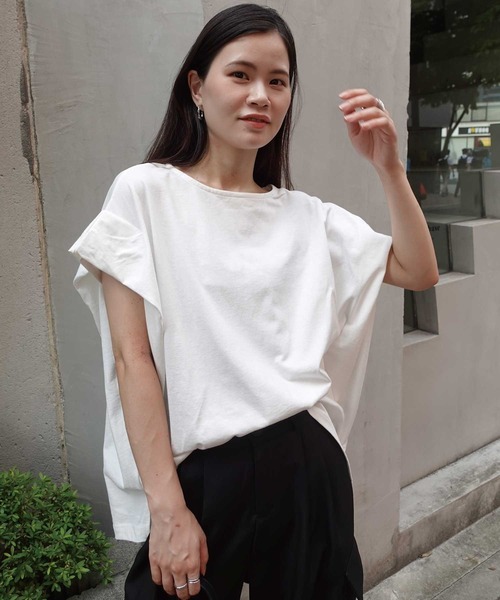 タックスリーブシャツ LILY BROWN（リリーブラウン）の「タックスリーブシャツブラウス