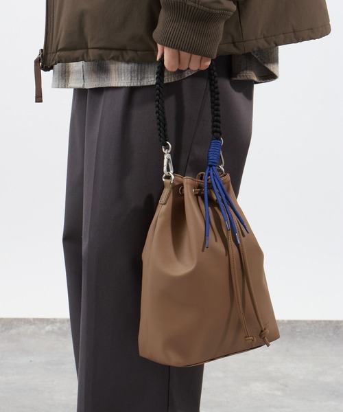 BAYFLOW（ベイフロー） ショルダーバッグ アミコミハンドルPU巾着