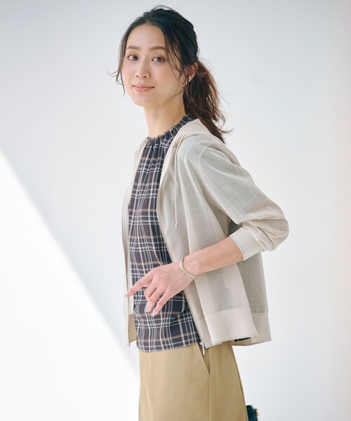 パーカー 「WEB限定カラーあり・洗える」SHEER LIGHT KNIT ラメ パーカー レディースの画像