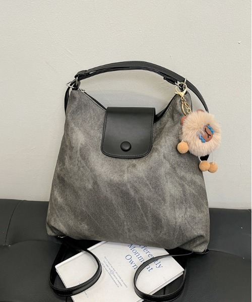 FREE STYLISTS ショルダーバッグ バッグ Y2Kチャーム付き大容量バッグ