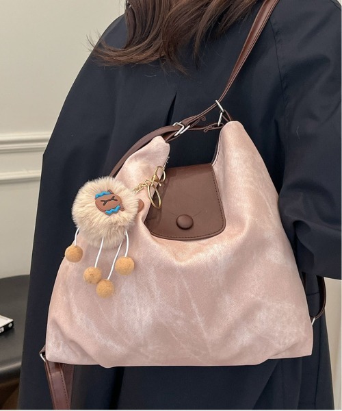 FREE STYLISTS ショルダーバッグ バッグ Y2Kチャーム付き大容量