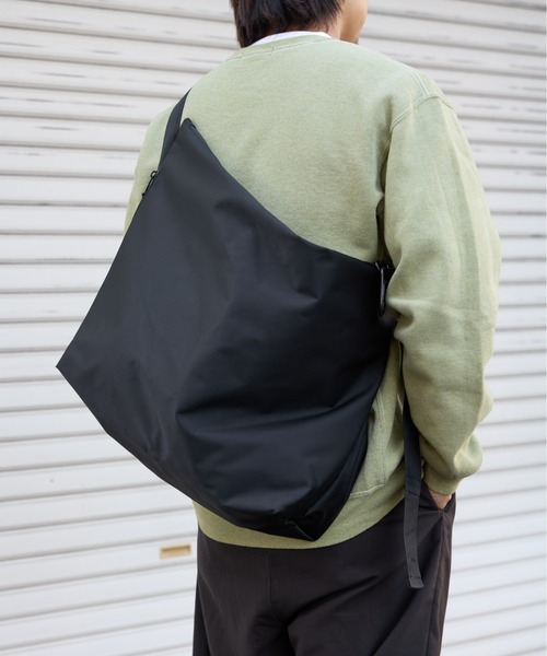 【美品】meltum メッセンジャーバック BLACK meltum ショルダーバッグ CANVAS MESSENGER BAG / キャンバス