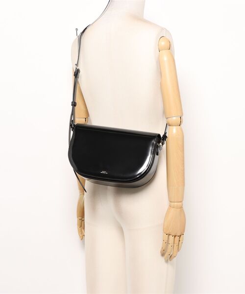 A.P.C. ショルダーバッグ 斜め掛け    レディース A.P.C.（アーペーセー） バッグ ショルダーバッグ レディース サラ 斜