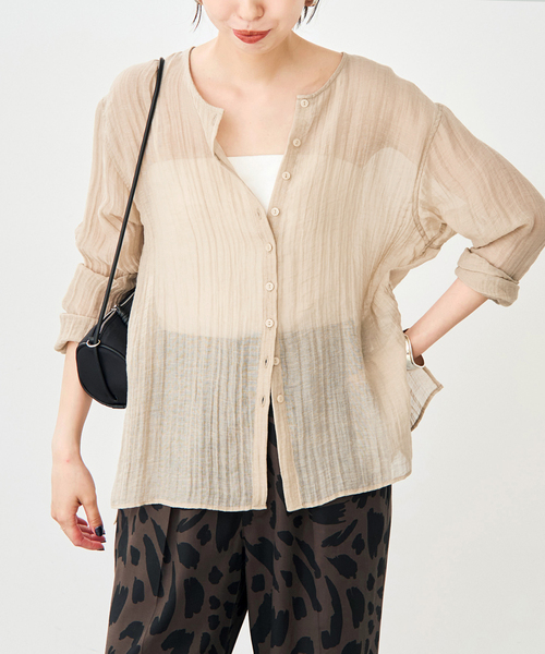 Spick & Spanクレープクルーネックブラウス　新品未使用タグ付き！ Spick＆Span（スピック アンド スパン） ブラウス シャツ クレープ
