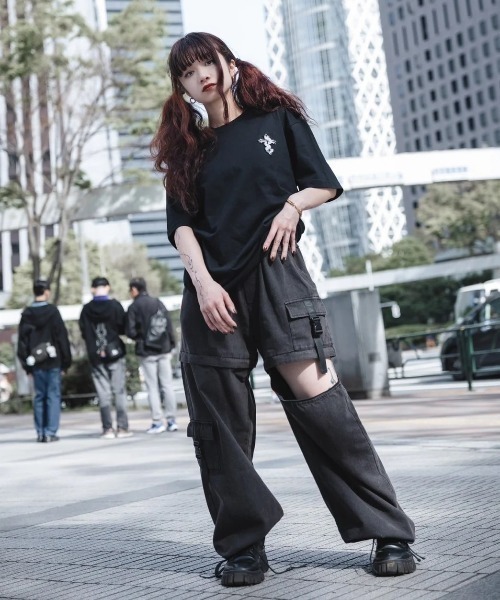 tシャツ gibous/ギボス/gibous×lhp cross wappen t shirt レディース メンズ gibous tシャツ gibous/ギボス/gibous×lhp cross wappen t shirt
