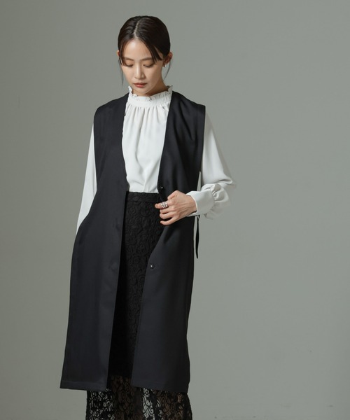 美品 ユナイテッドアローズ　ロングジレ　ベルト　ベージュ　サイズフリー 美品 ユナイテッドアローズ Vノーカラーロングベスト ジレ