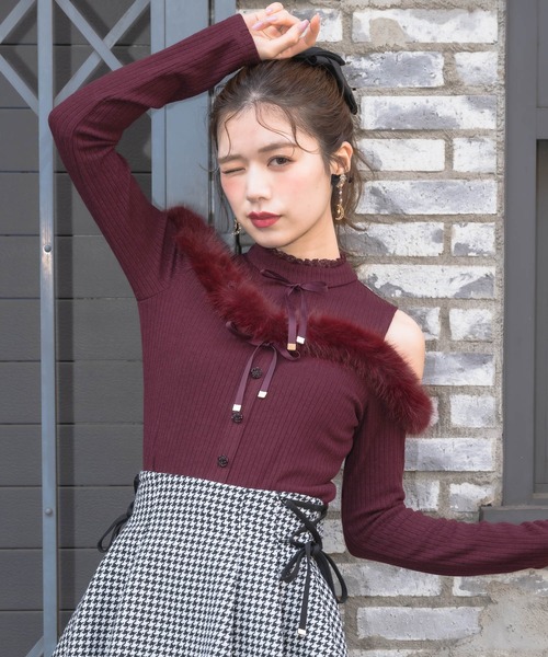 クチュールバイロジータ tシャツ 肩開きファーライン切替トップス