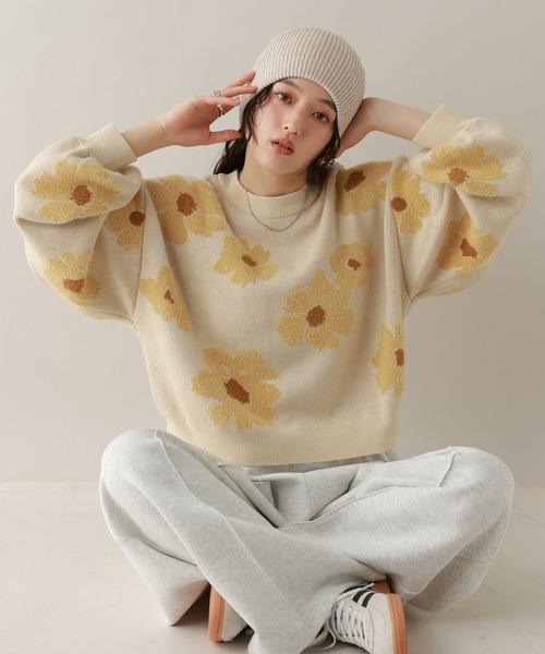【ホワイト】フラワージャガード 7分袖 Vネック ニットTシャツ ホワイト】フラワージャガード 7分袖 Vネック ニットTシャツ 【公式通販】